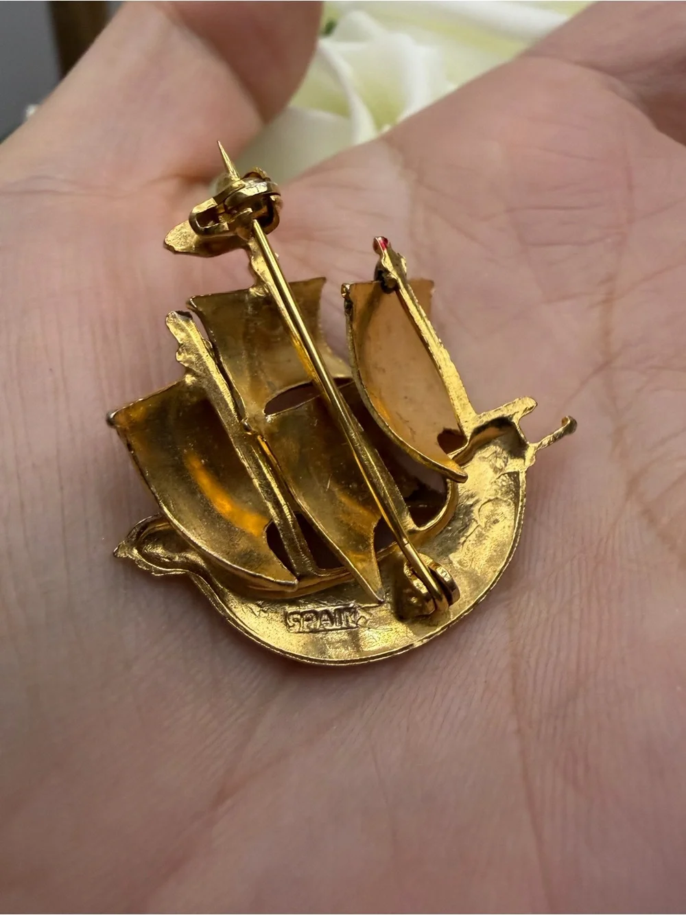 N/A elegant gold